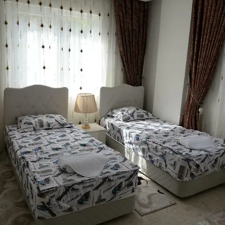 فيلة Lux White ألانيا
