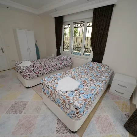 Lux White ألانيا