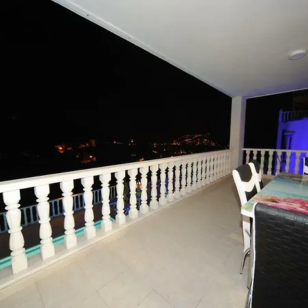 فيلة Lux White